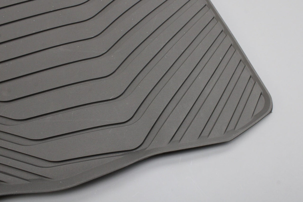 Audi A3 RS3 20-on Front RHD all weather rubber floor mats 8Y2061501 041