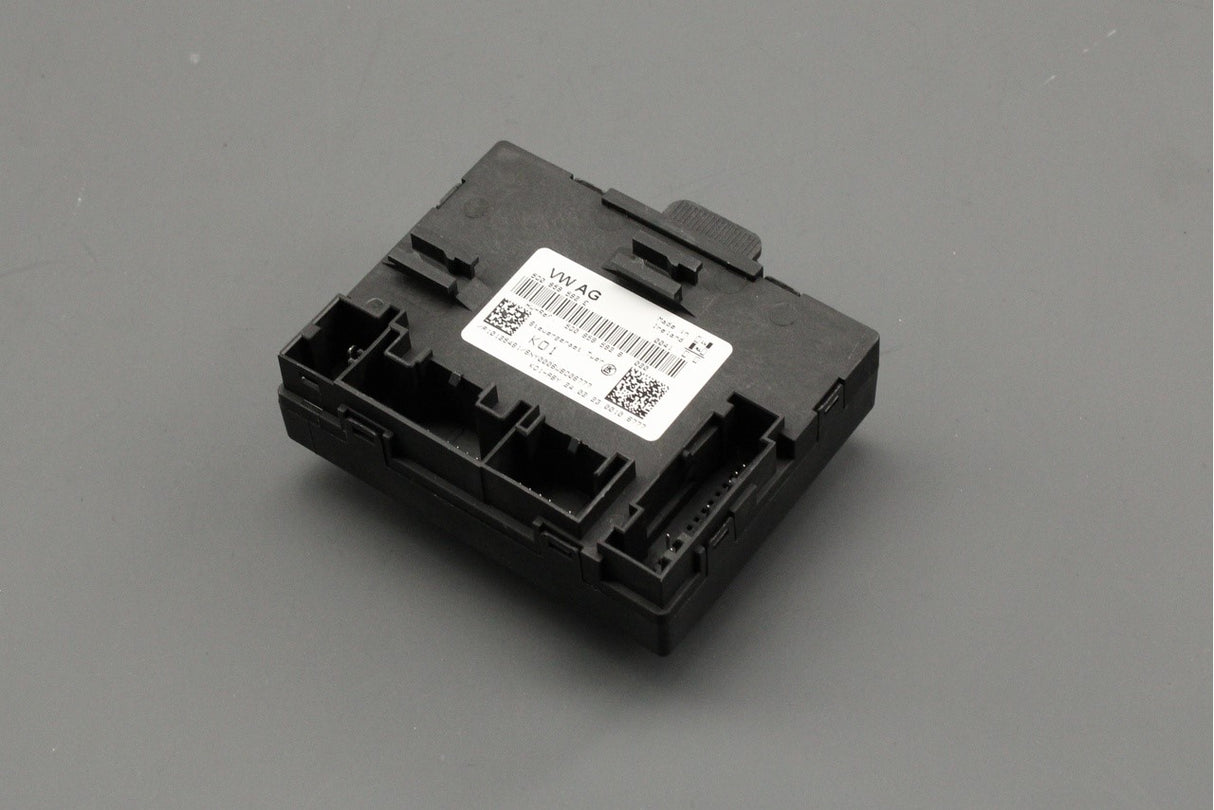 Audi A3 TT RS3 VW Golf Tiguan door control unit (left) 5Q0959592E Z00