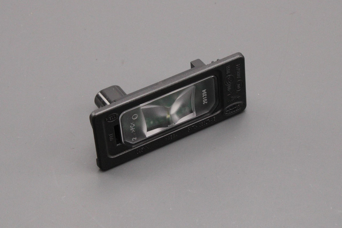 Range Rover Discovery Sport 2015-on number plate light LR087728, view 1