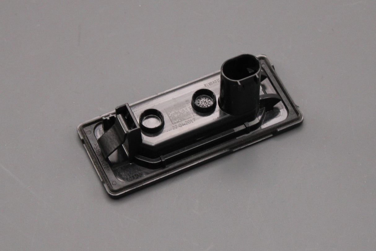 Range Rover Discovery Sport 2015-on number plate light LR087728