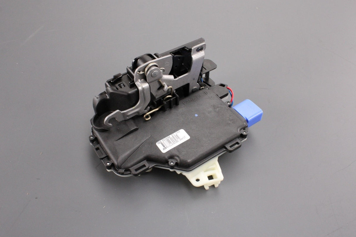 VW Transporter Polo Skoda Fabia SEAT door lock (front left) 3B2837015AM