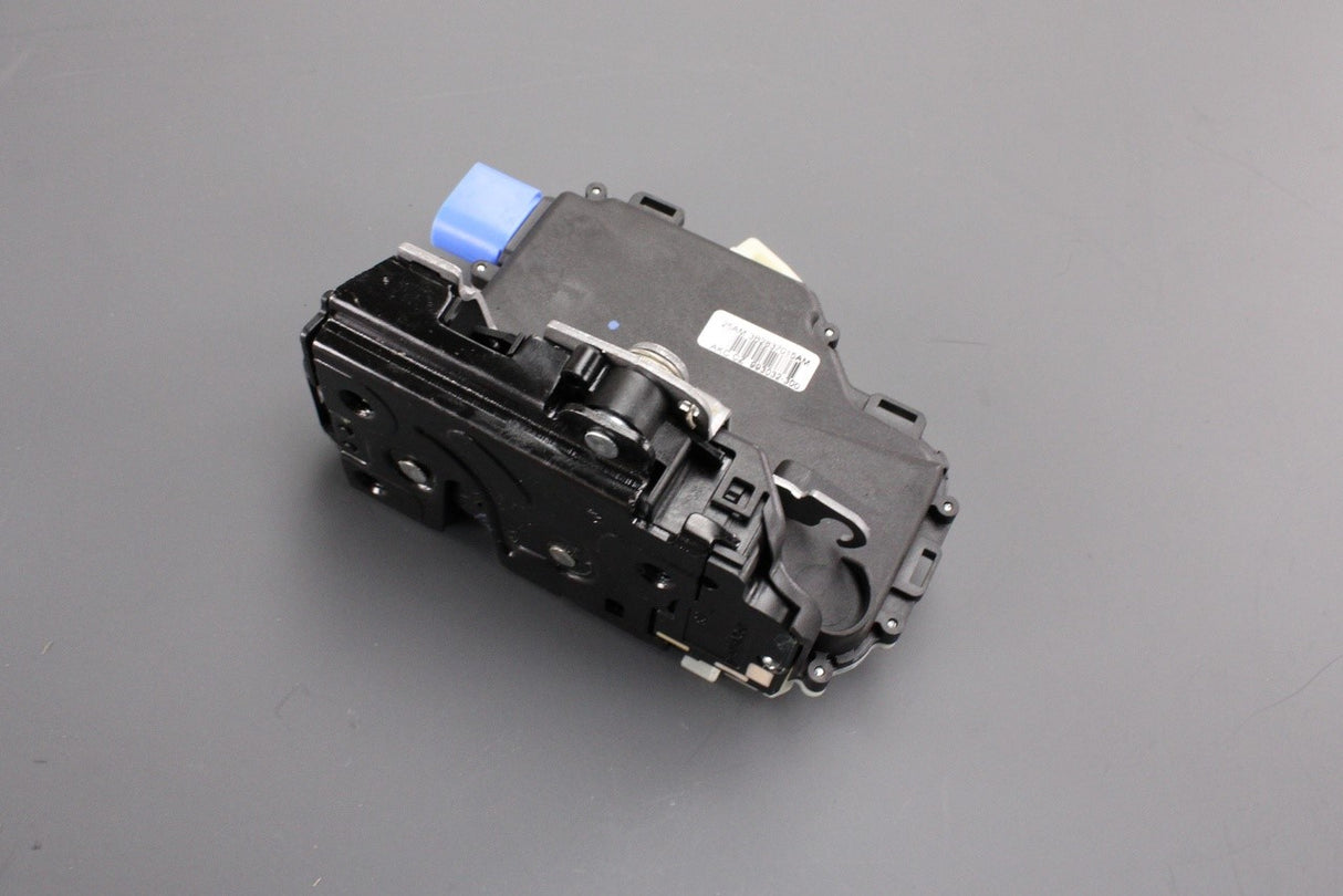 VW Transporter Polo Skoda Fabia SEAT door lock (front left) 3B2837015AM