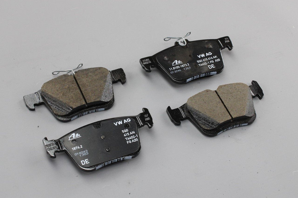 VW Audi Skoda SEAT Set of rear brake pads for 272x10mm discs 5Q0698451N