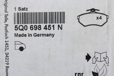 VW Audi Skoda SEAT Set of rear brake pads for 272x10mm discs 5Q0698451N