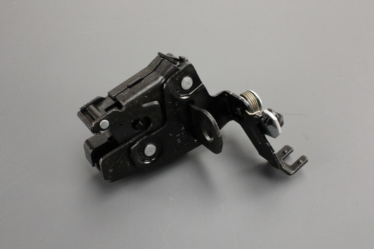 VW Transporter T6.1 ID.Buzz rear upper wing door latch (right) 7LA827162, view 1