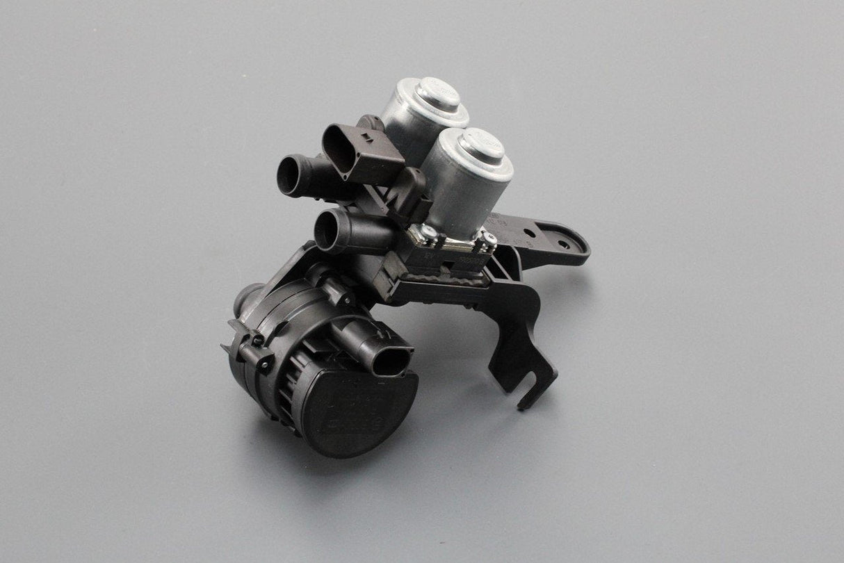 Audi A6 S6 RS6 2005-2011 coolant pipe valve unit (RHD) 4F2959617B