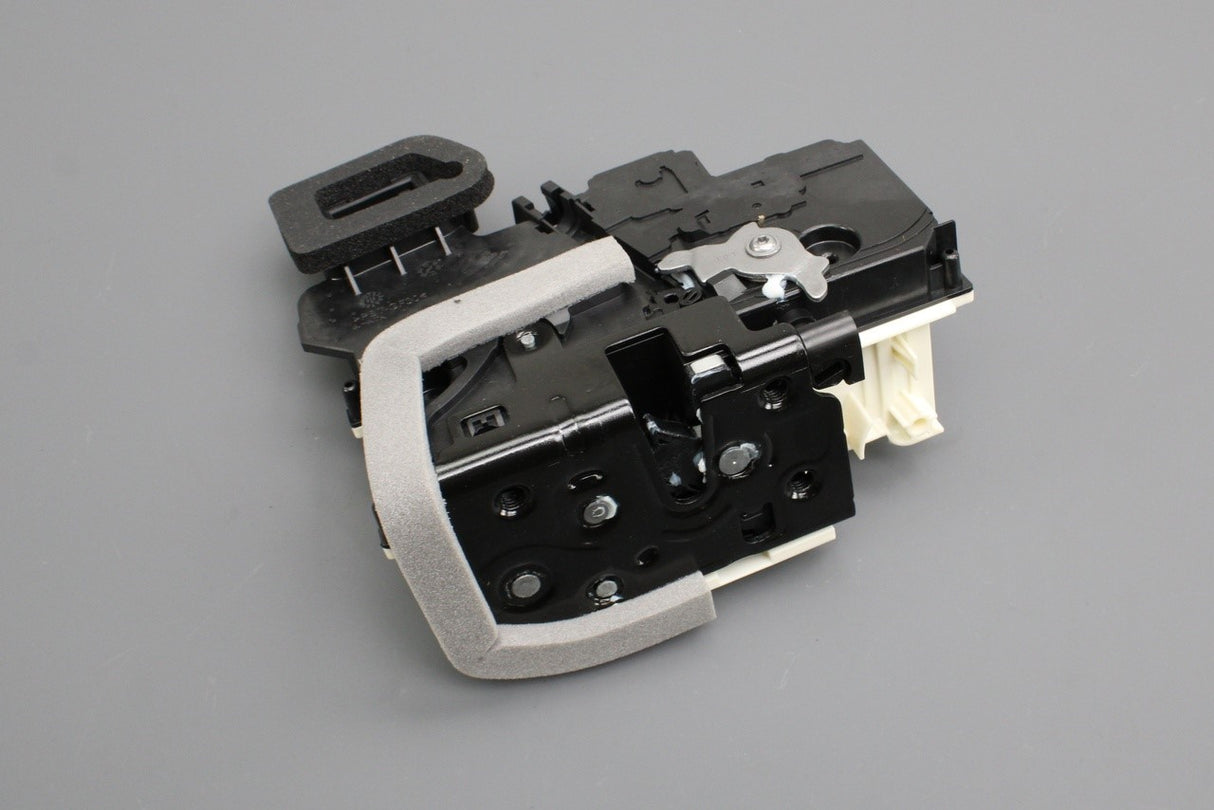 VW ID.4 ID.5 21-on CUPRA Tavascan 24-on rear door lock (left) 4K0839015T