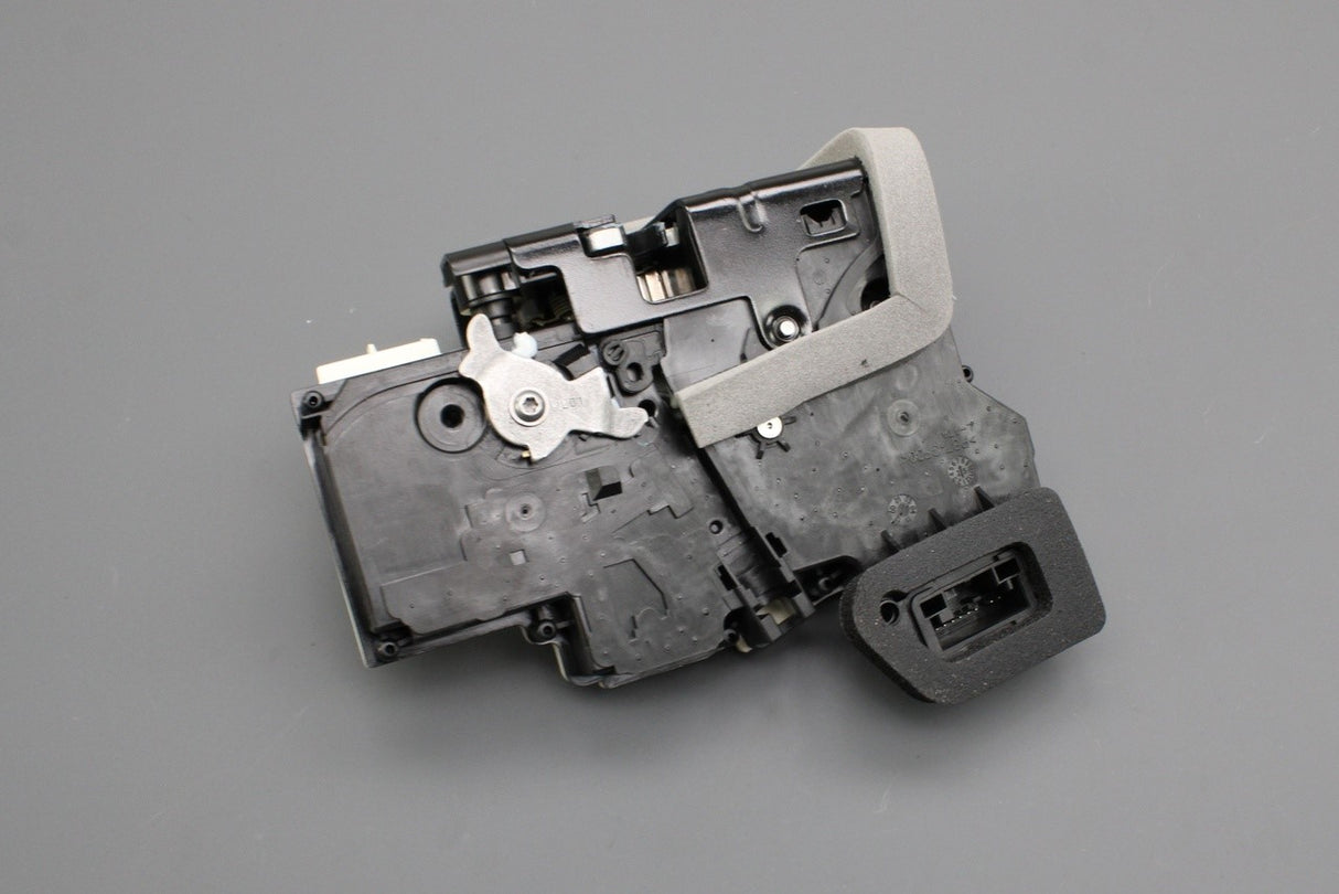 VW ID.4 ID.5 21-on CUPRA Tavascan 24-on rear door lock (left) 4K0839015T