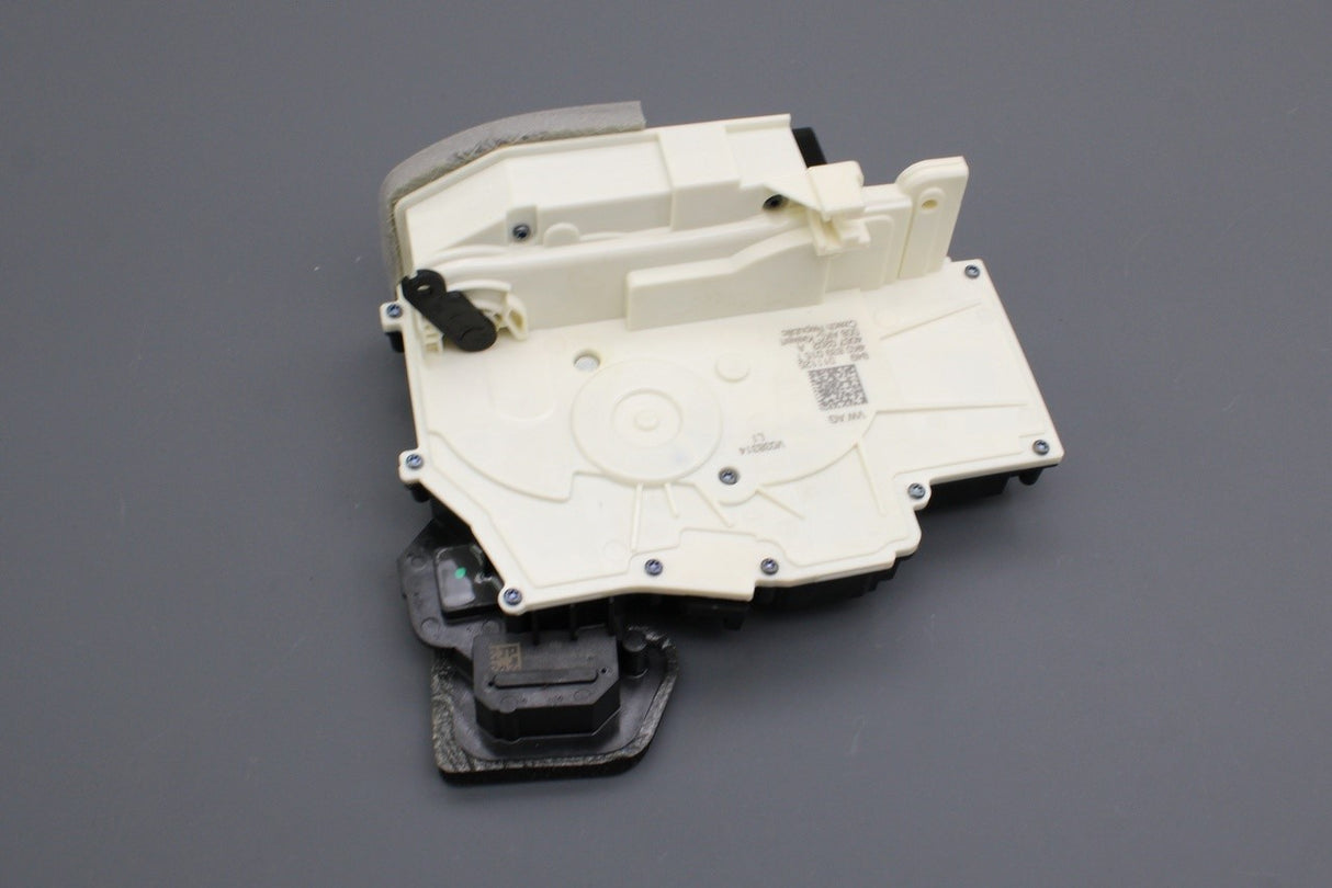 VW ID.4 ID.5 21-on CUPRA Tavascan 24-on rear door lock (left) 4K0839015T