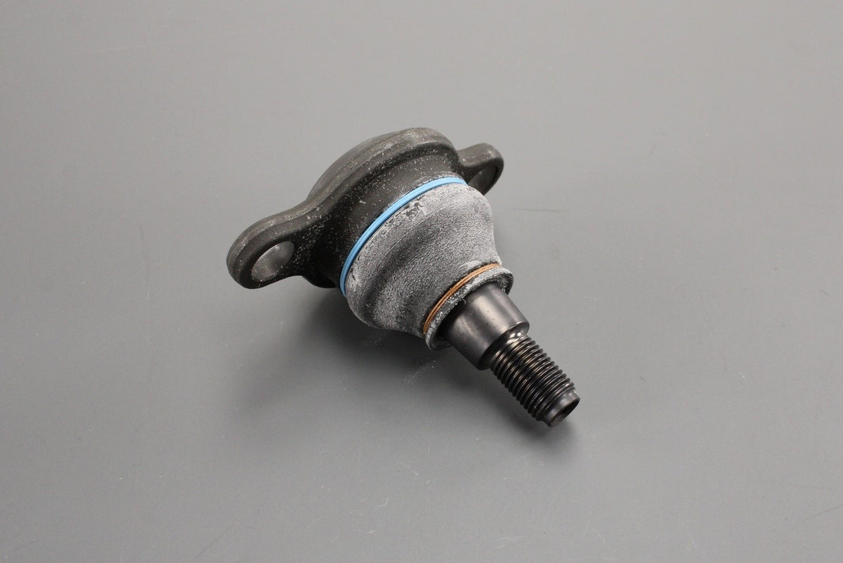VW Transporter T5 T5.1 T6 T6.1 front lower arm ball joint T32 7E8407361, view 1