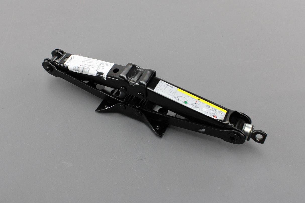 VW Arteon Passat Touran Skoda Superb spare wheel toolkit jack 3Q0011031A