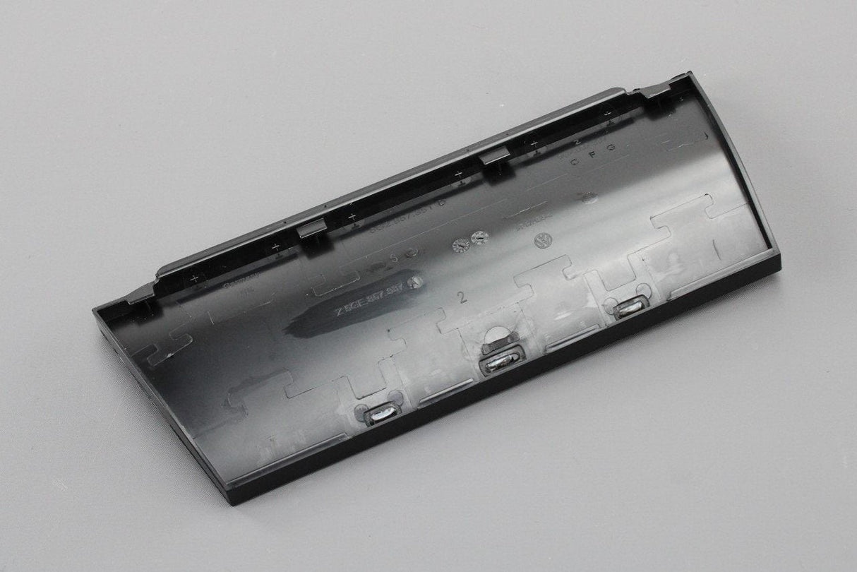 VW Golf MK7 7.5 centre console stowage compartment lid 5G2857337C TAI