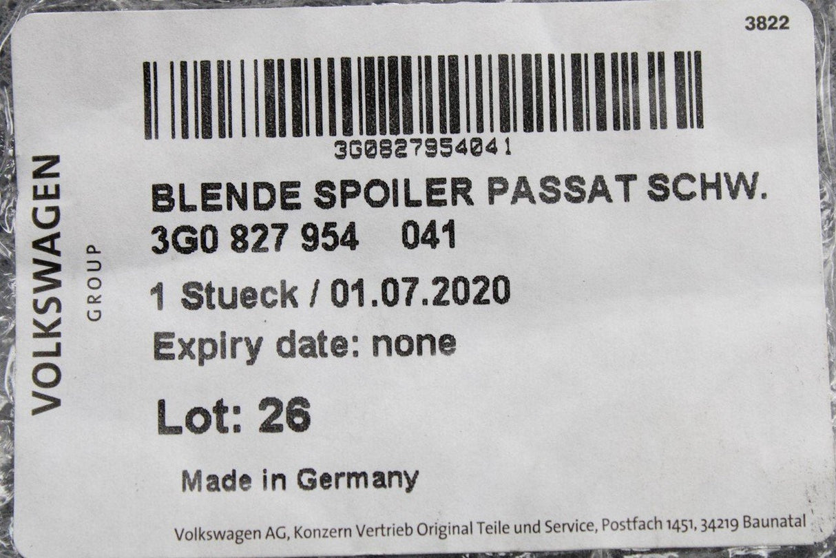 VW Passat B8 Estate 2015-on upper boot lid spoiler trim 3G0827954 041