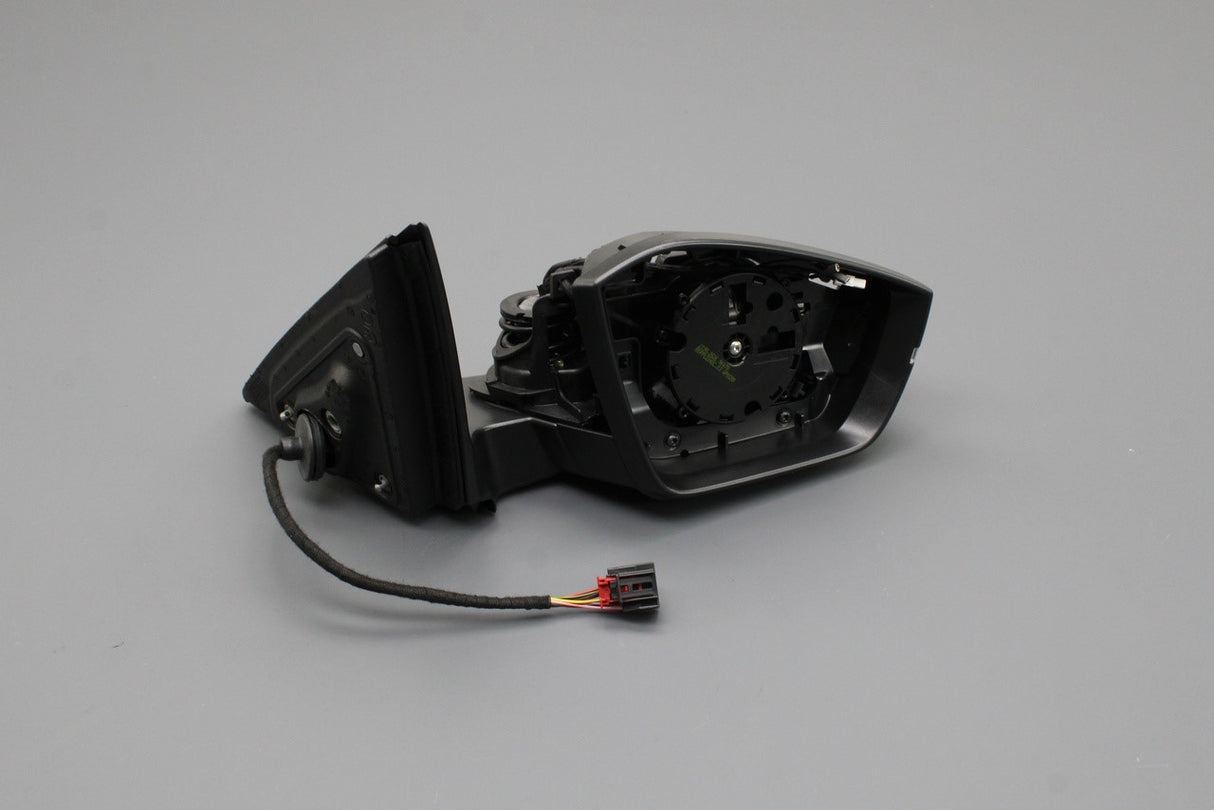 Skoda Scala Kamiq 2019-on RHD wing mirror housing (right) 657857508K