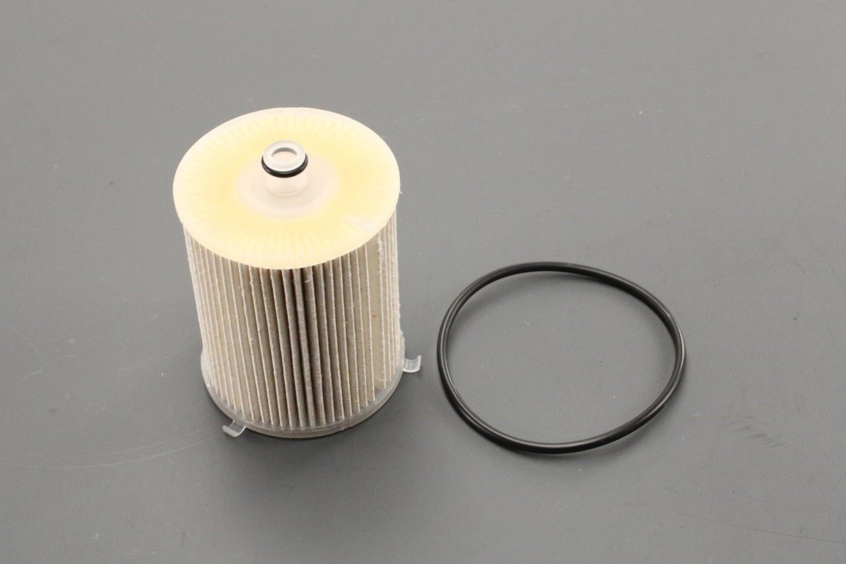 Toyota Yaris 2011-2020 fuel filter element with seal 23390-0N100