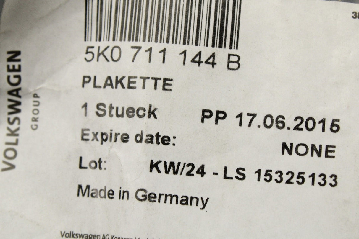VW Caddy Golf Passat Polo 2010-on gear knob badge 5K0711144B