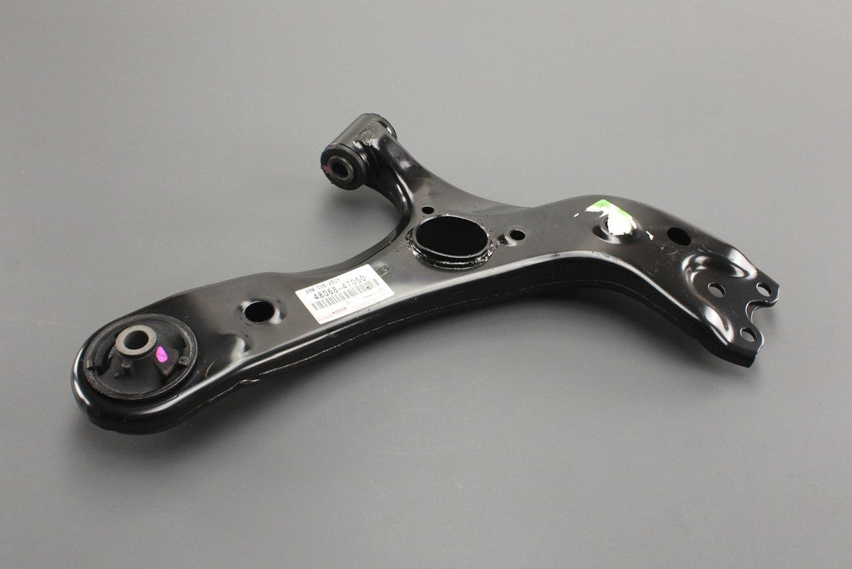 Toyota Prius 09-16 Lexus lower control arm (front right) 48068-47050, view 1