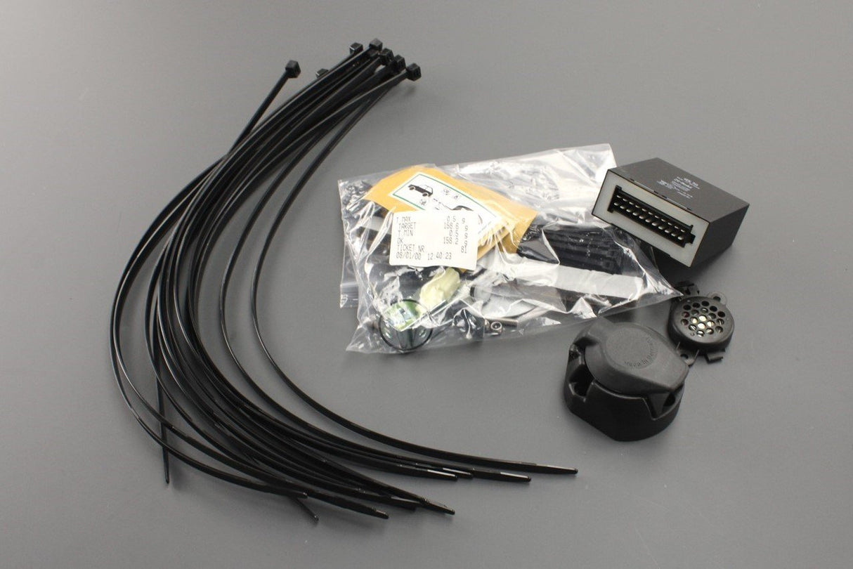 Toyota 7 pin tow bar wiring harness kit PW5D0-0K005