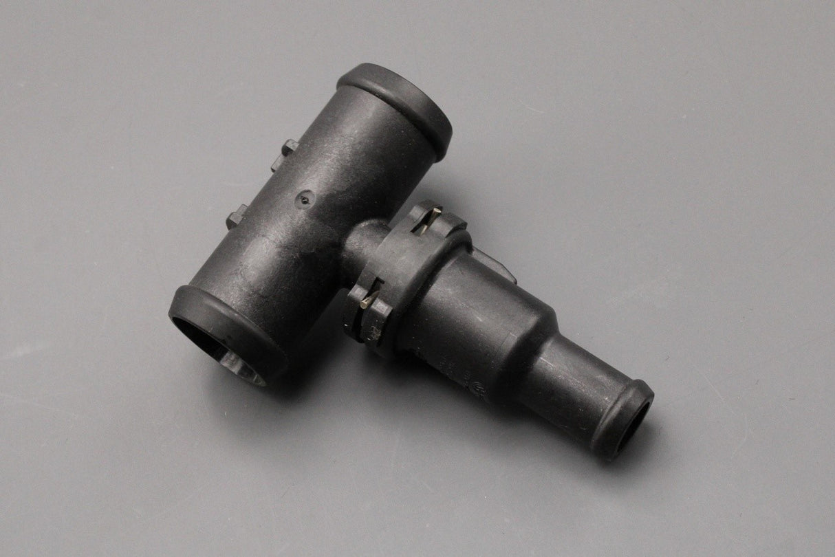 VW Audi Skoda SEAT 1.8 2.0 TFSI coolant thermostat housing 1K0121087R