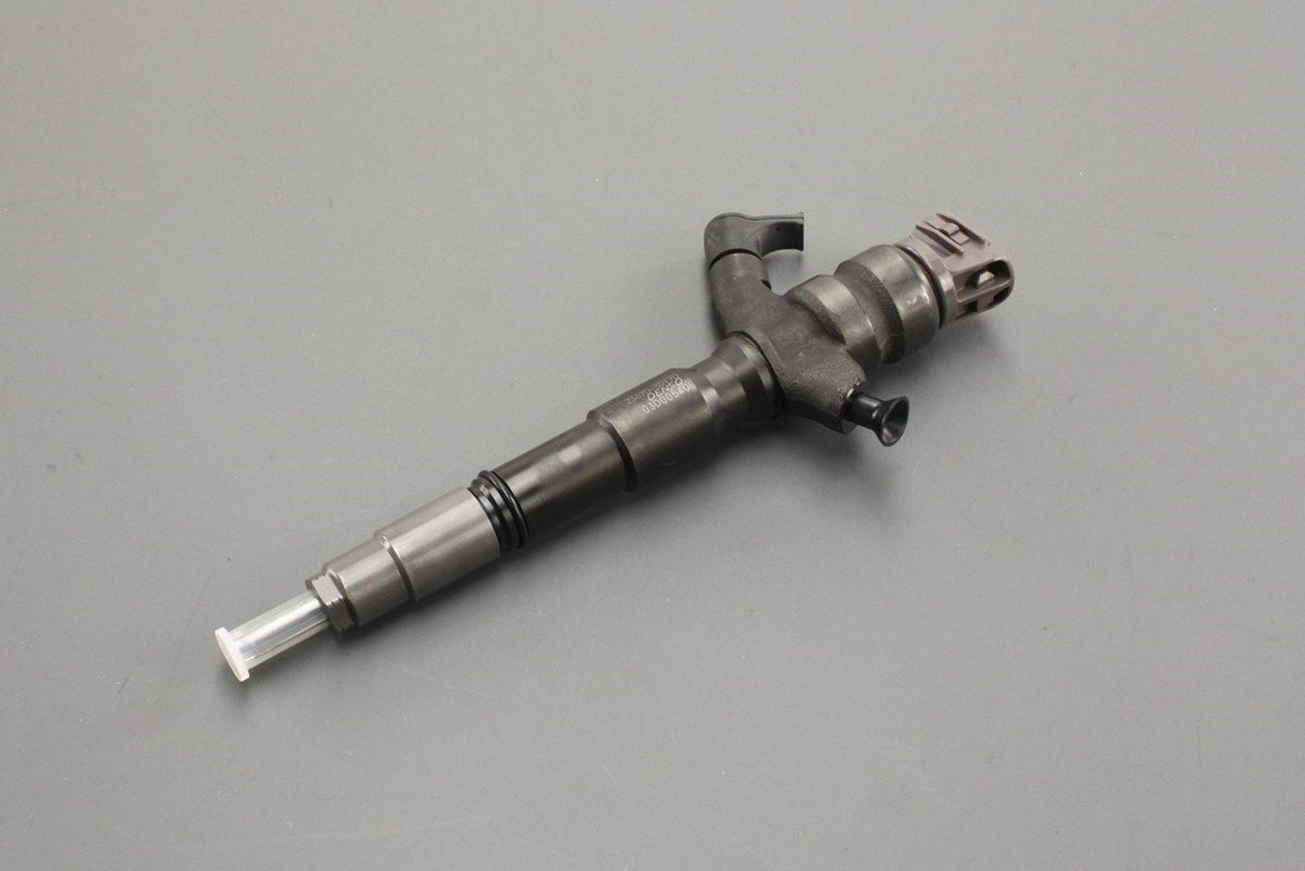 Toyota Hilux 11-21 Land Cruiser diesel fuel injector unit 23670-39445-84, view 1