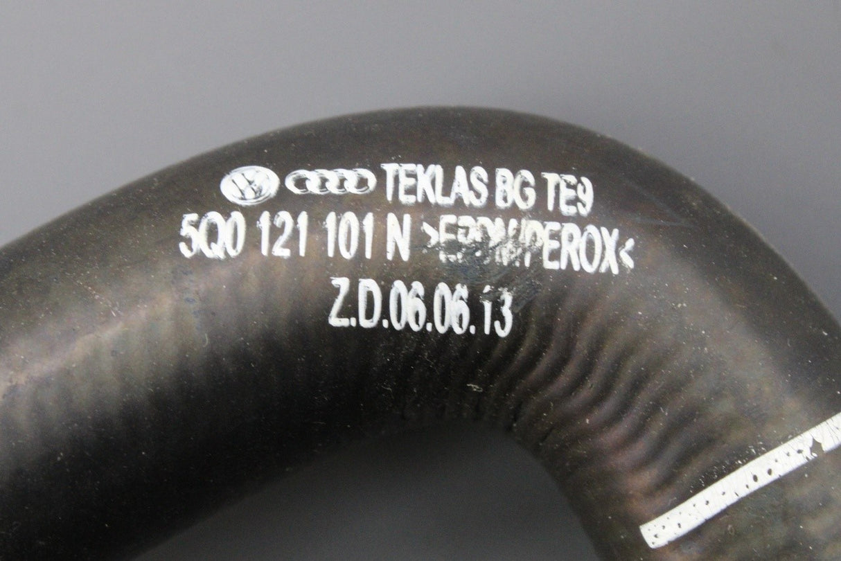 VW Golf MK7 MK7.5 Audi A3 8V SEAT Leon 2.0 TFSI coolant hose 5Q0121101N
