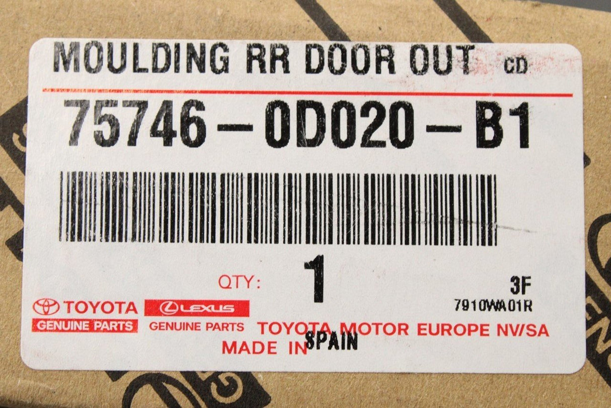 Toyota Yaris Cross 21-on door moulding trim (rear right) 75746-0D020-B1
