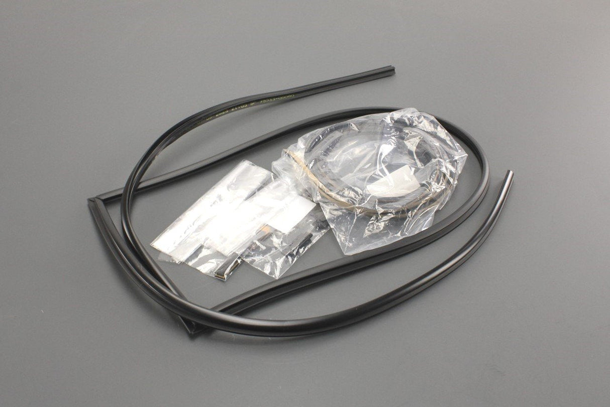 Toyota Yaris 2011-20 windscreen moulding seal (outer) 75533-0D080