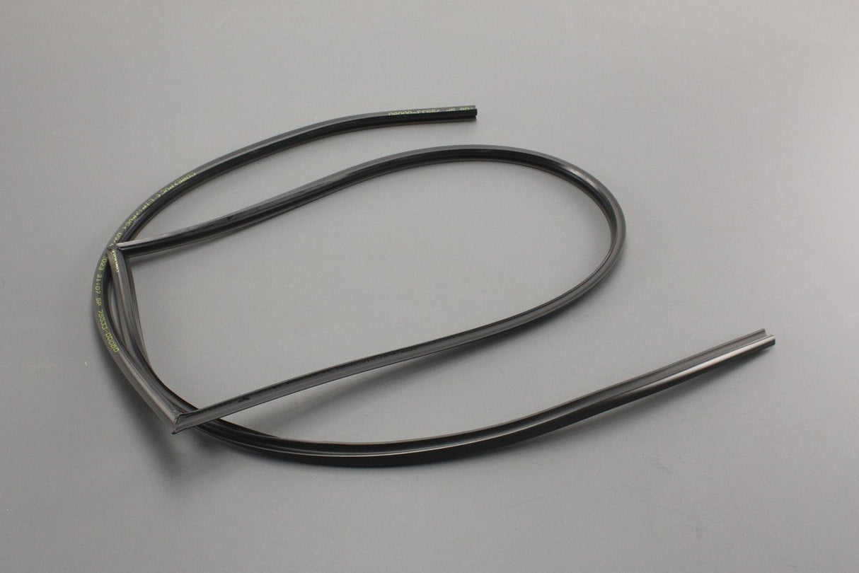 Toyota Yaris 2011-20 windscreen moulding seal (outer) 75533-0D080