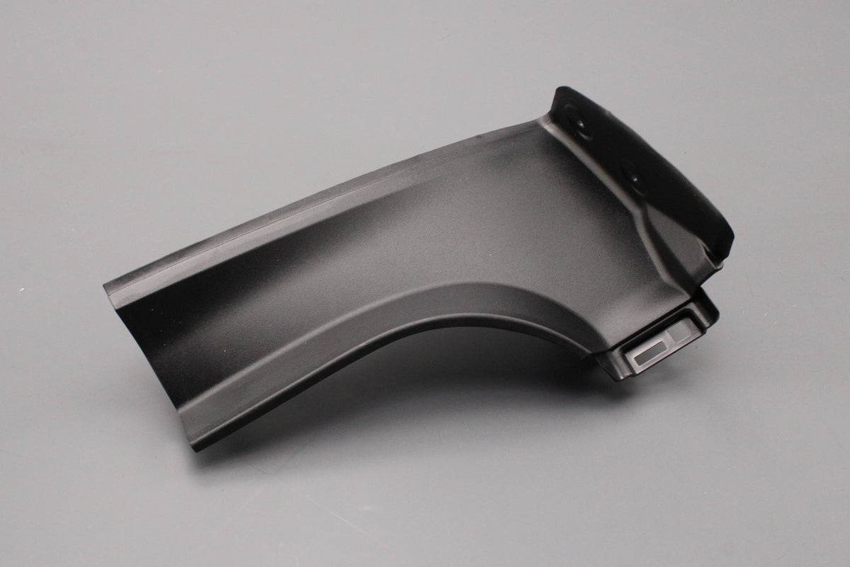 Range Rover 2022-on rear tailgate boot lid trim (left) LR186844, view 1