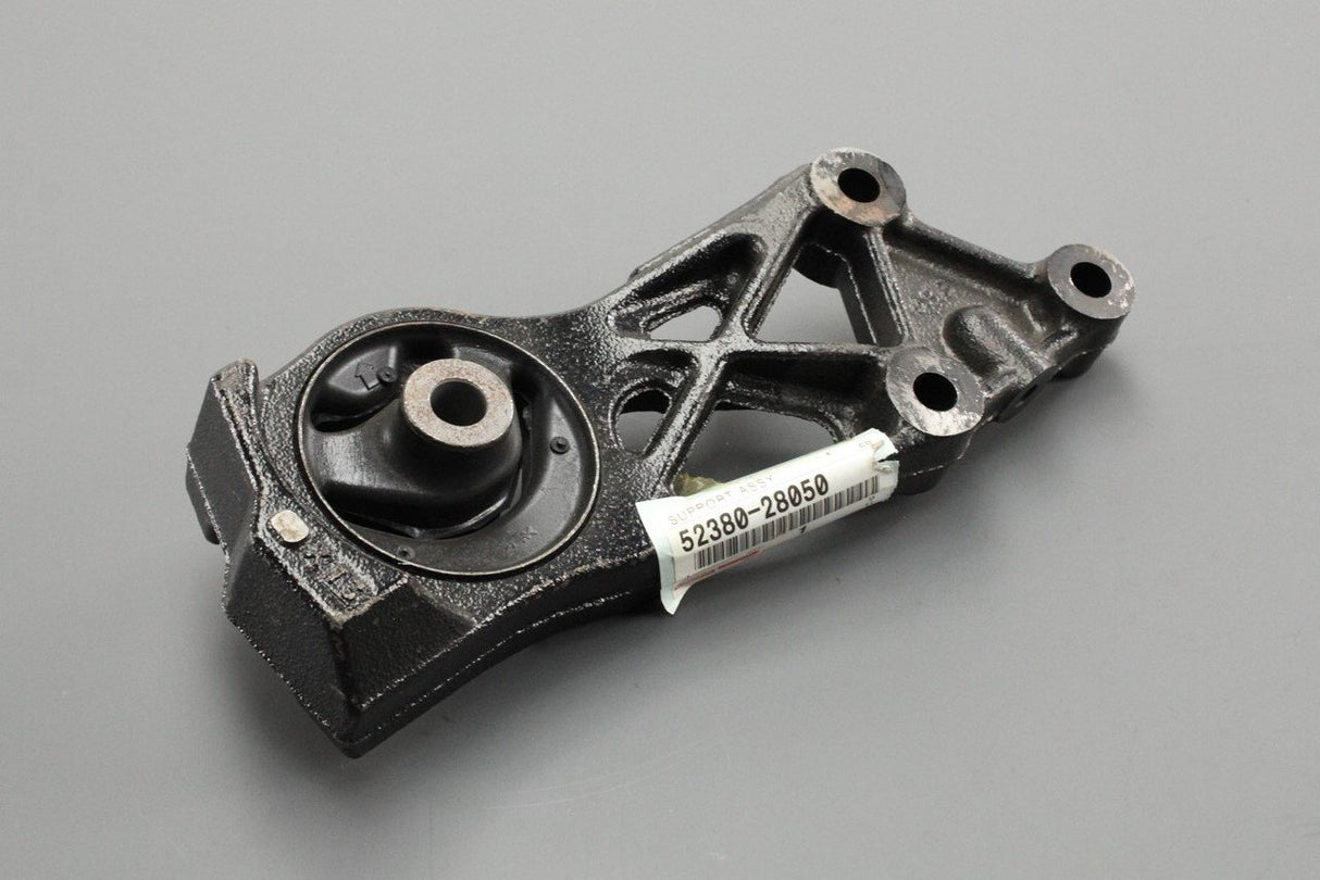 Toyota Estima Hybrid Previa front differential support 52380-28050