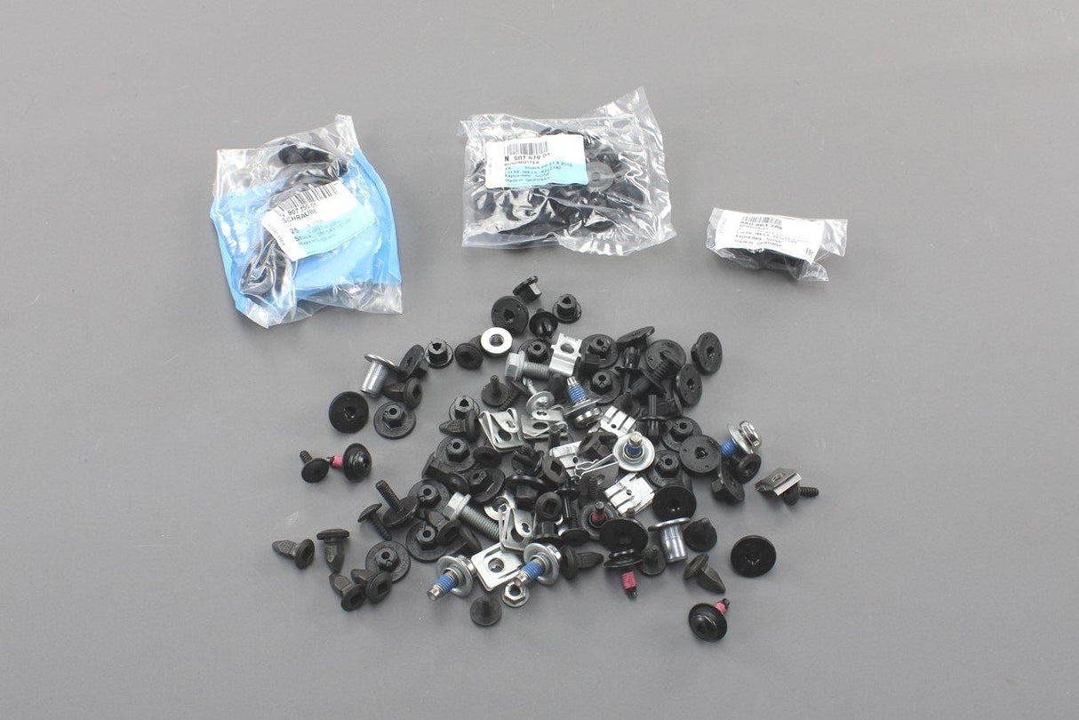 Audi Q7 2016- underbody protection fixing parts hardware kit V04017001M