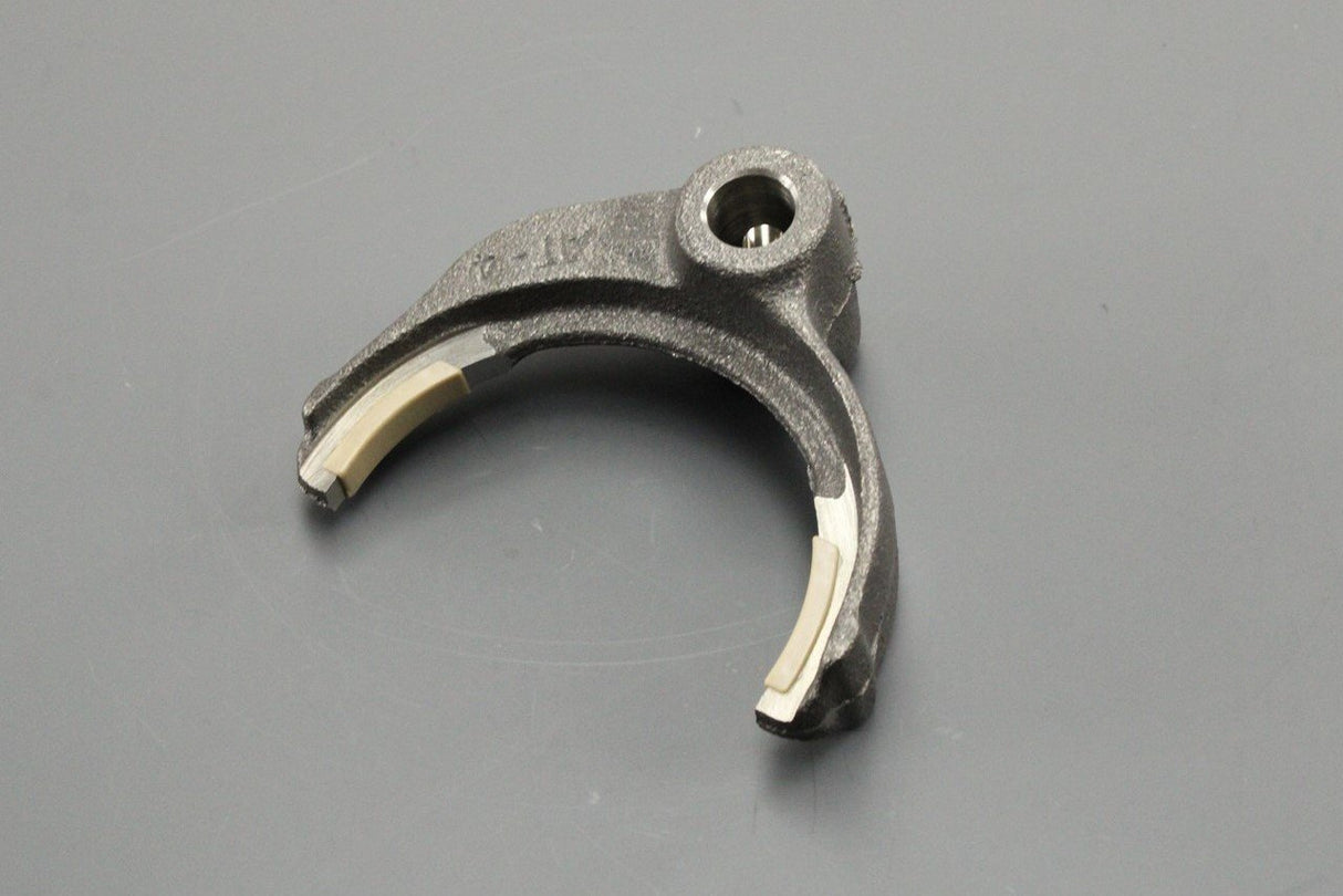 Toyota Celica 1989-99 MR2 1989-99 gear shift fork 33213-20043