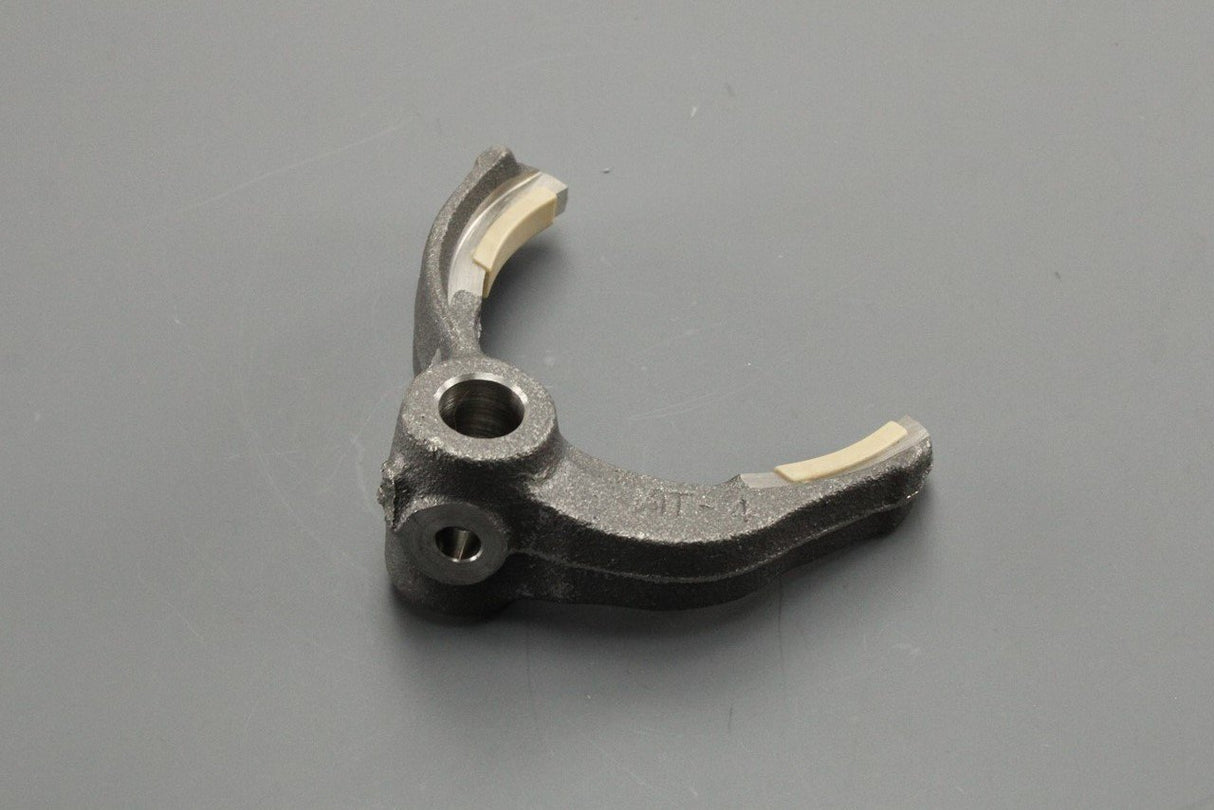 Toyota Celica 1989-99 MR2 1989-99 gear shift fork 33213-20043