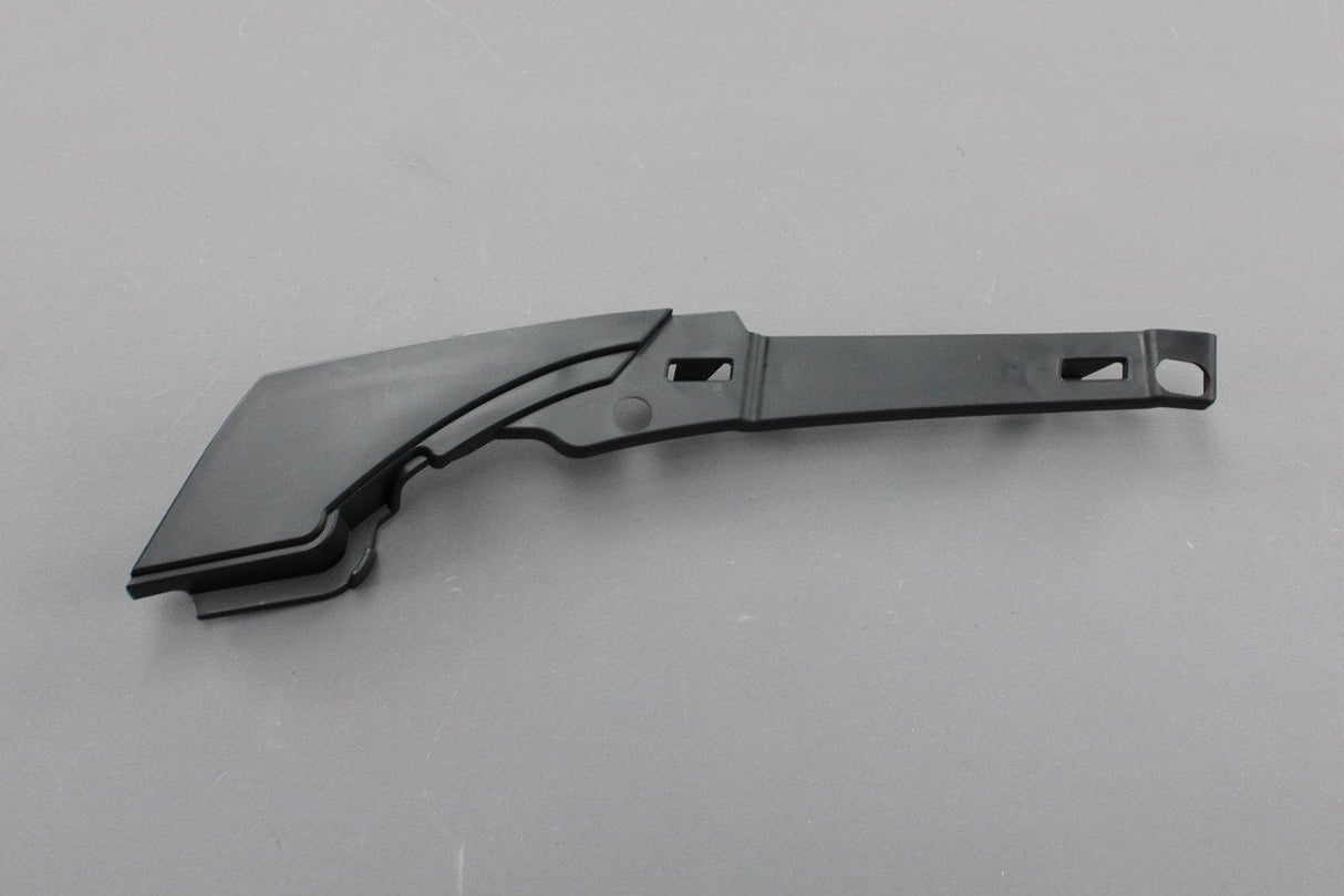 Audi A3 S3 8V 17-20 rear bumper arch liner adapter (right) 8V4807084B