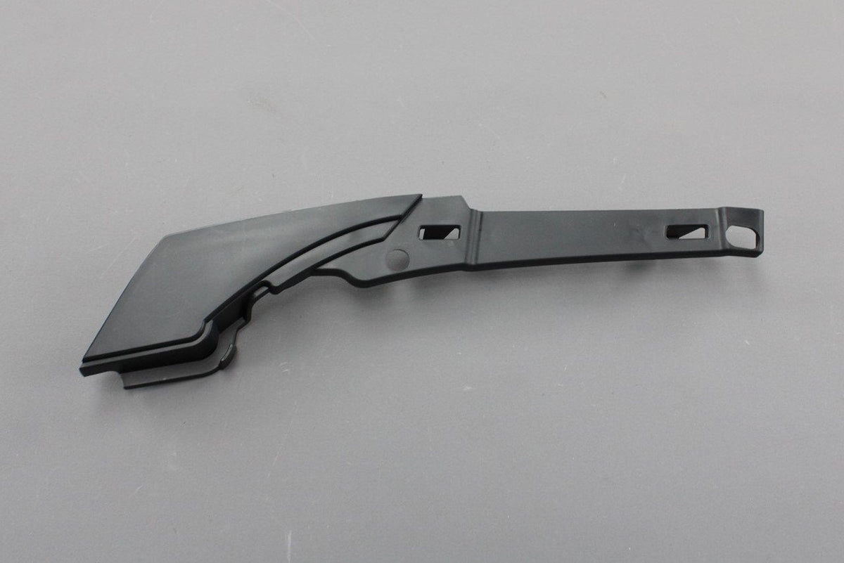 Audi A3 S3 8V 17-20 rear bumper arch liner adapter (right) 8V4807084B, view 1