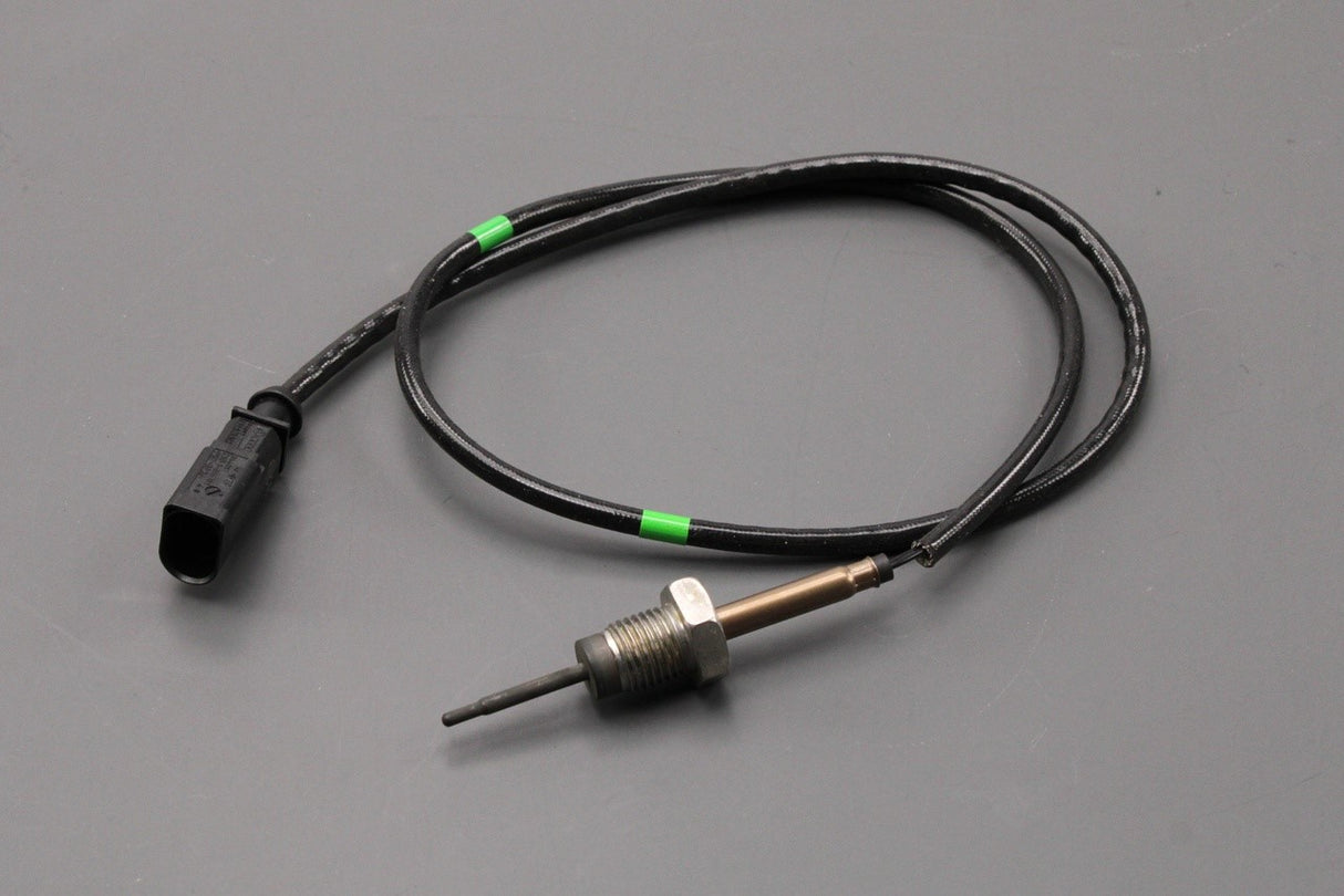 VW Skoda 2.0 TDI exhaust gas temperature sensor (pre-cat) 04L906088DJ