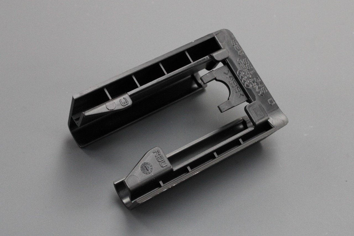 Audi A4 A5 A6 R8 RS4 RS5 front seat rail end cover 8E0881348D 4PK
