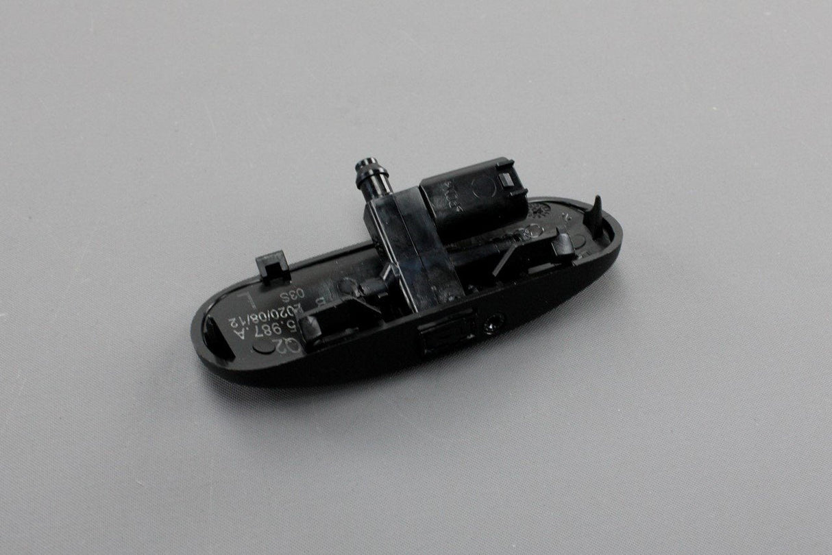 Audi Q2 SQ2 2017- heated screen-wash water jet nozzle (left) 81A955987A