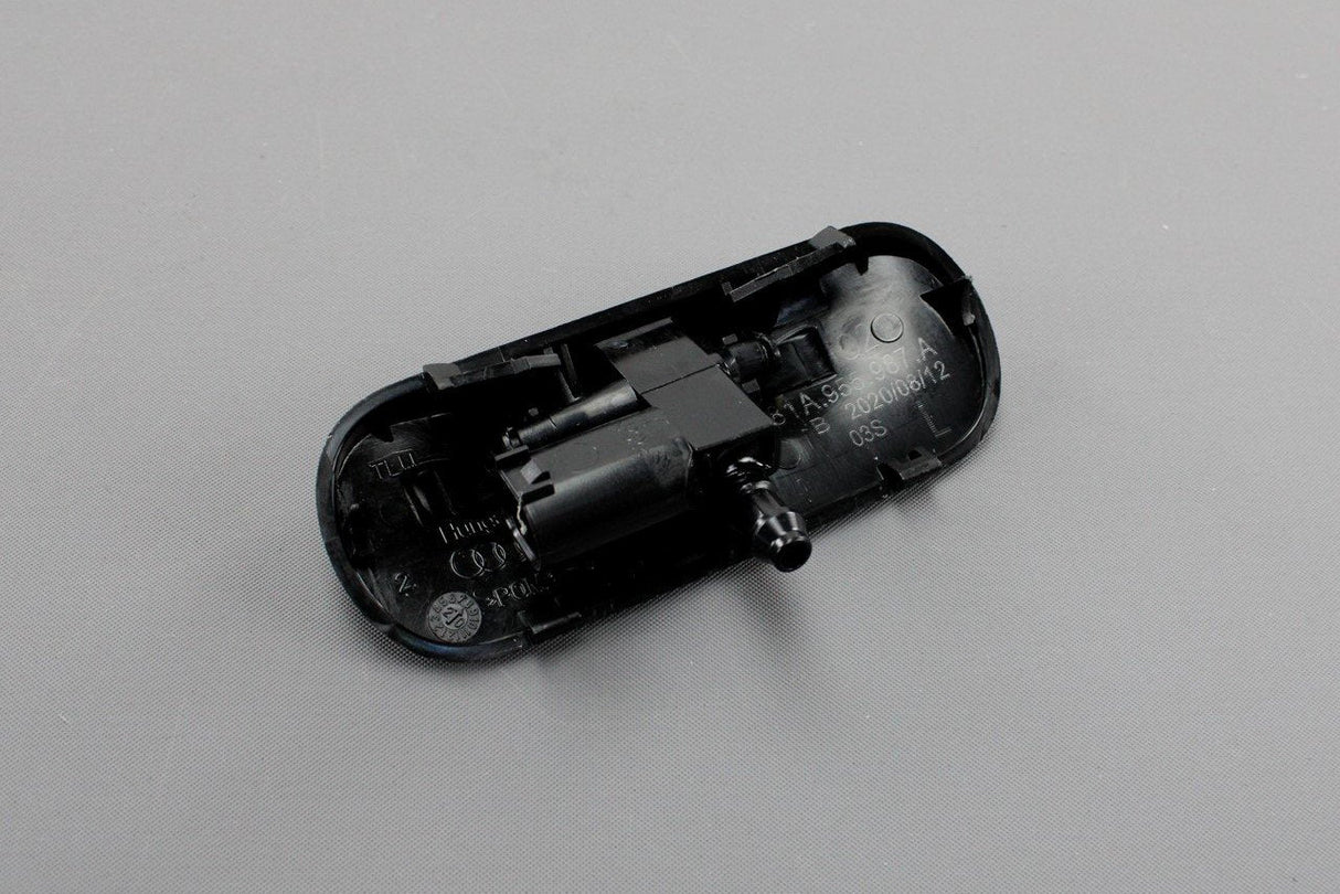 Audi Q2 SQ2 2017- heated screen-wash water jet nozzle (left) 81A955987A