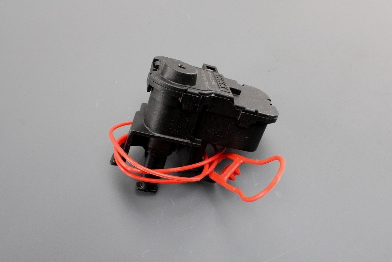 Audi A4 S4 RS4 A5 RS5 Q5 fuel filler flap control actuator