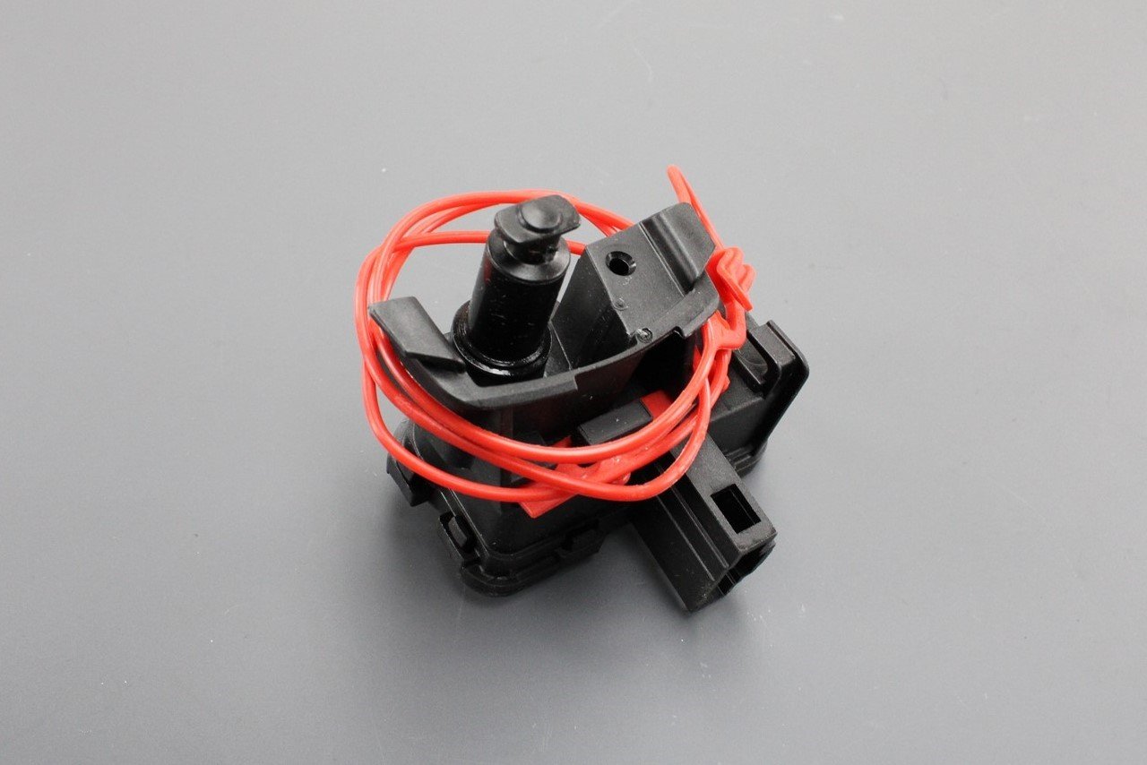 Audi A4 S4 RS4 A5 RS5 Q5 fuel filler flap control actuator