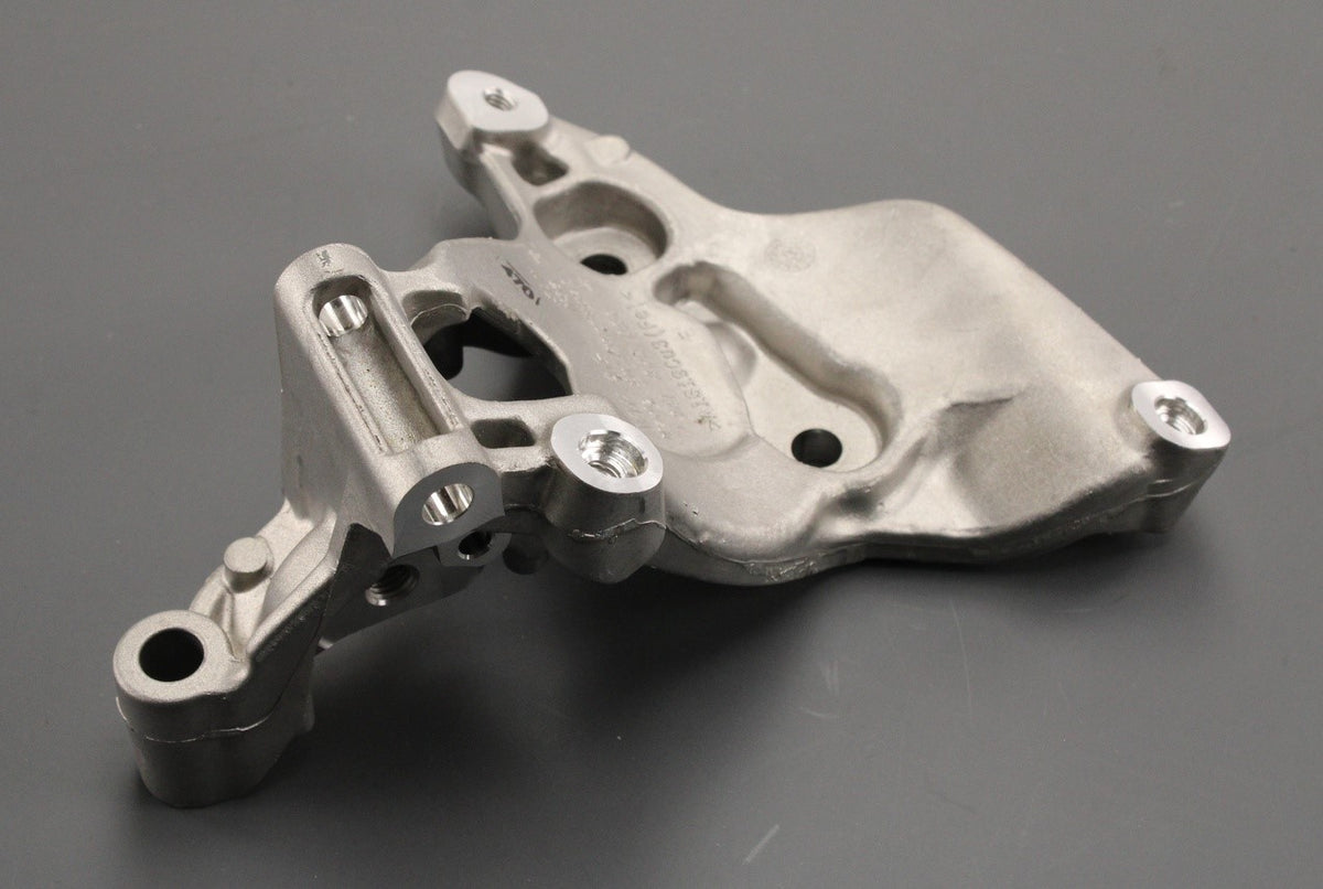 VW Transporter T6.1 Crafter air conditiong compressor mount 04L260089, view 1