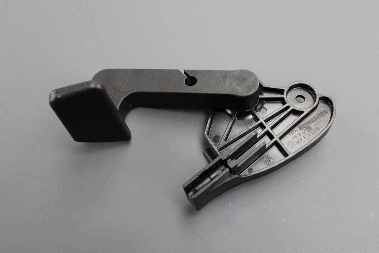Audi A4 S4 RS4 B6 B7 SEAT Exeo bonnet release handle 8E2823533B 01C