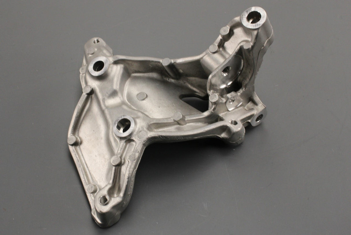 VW Transporter T6.1 Crafter air conditiong compressor mount 04L260089