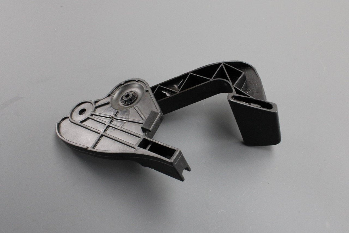Audi A4 S4 RS4 B6 B7 SEAT Exeo bonnet release handle 8E2823533B 01C