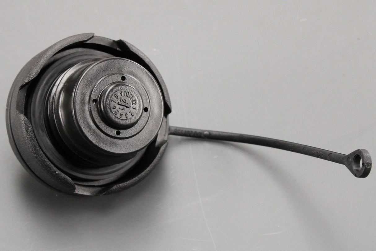 Skoda Fabia Octavia Yeti SEAT ibiza fuel filler screw cap 1K0201550AK