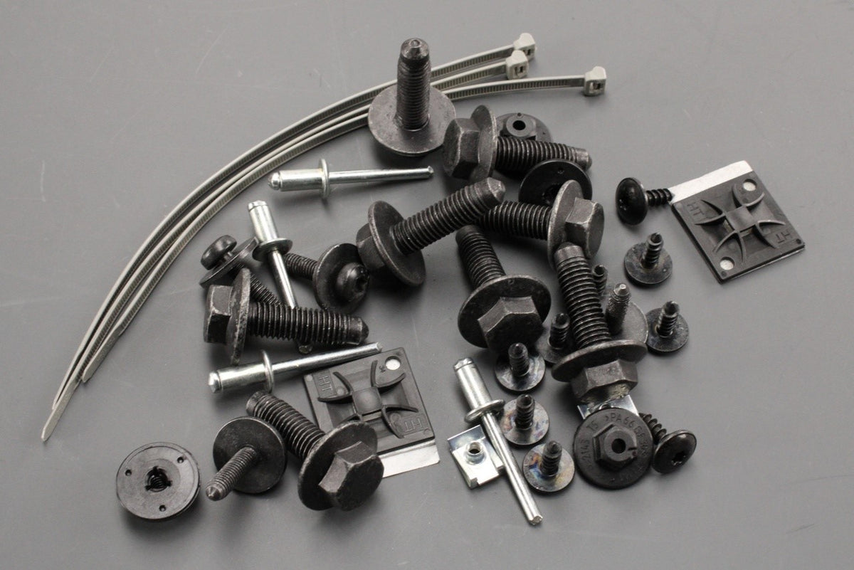 VW Golf MK8 2020-on front bumper fixings screw kit 5H0898623, view 1