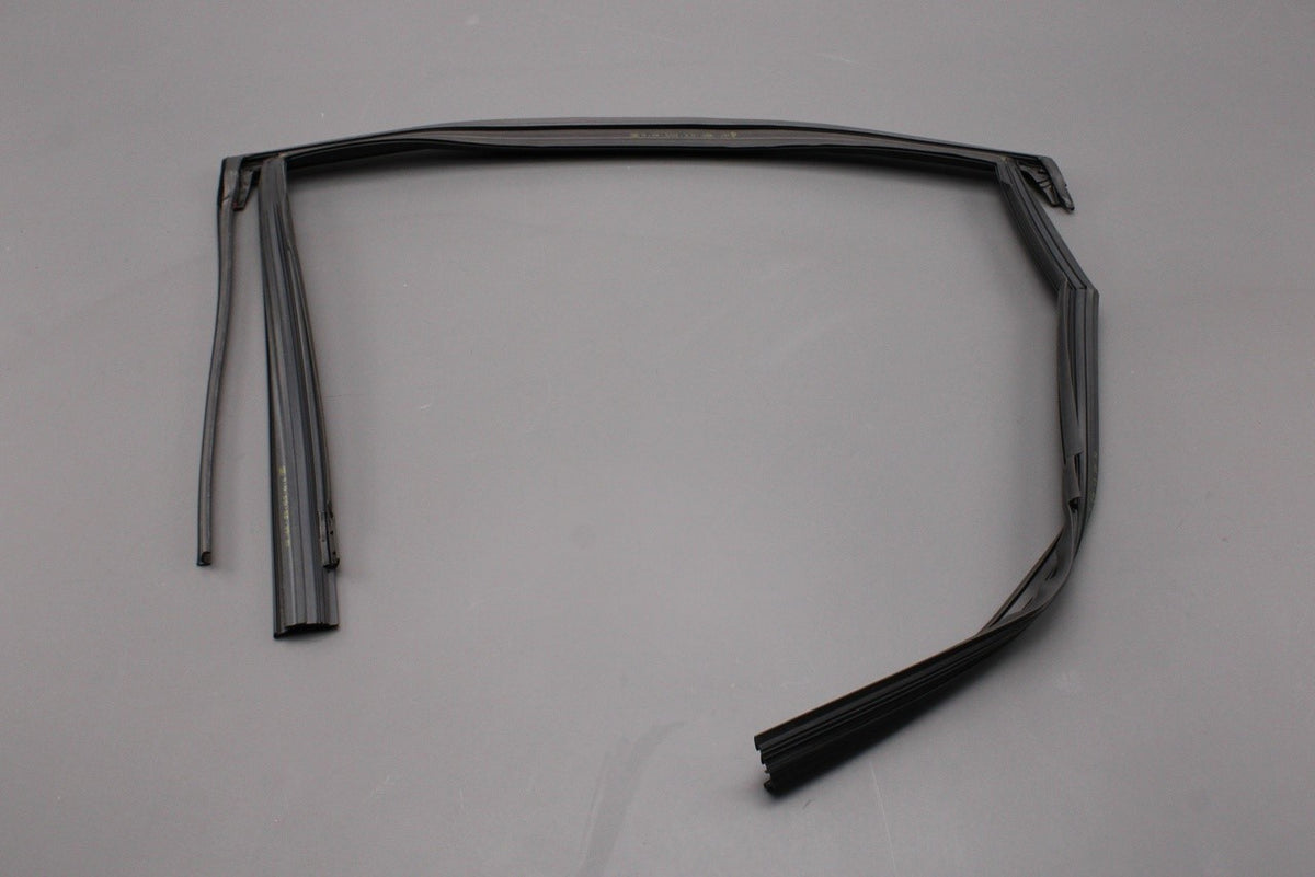 Audi Q7 2016-on door window guide seal (rear right) 4M0839432B, view 1