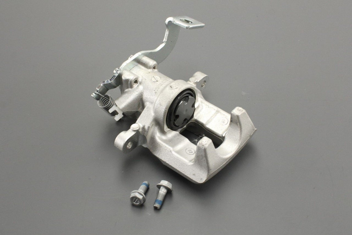 Toyota Auris 12-18 Corolla 13-19 rear brake caliper (right) 47830-02101