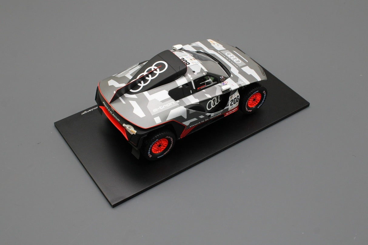 Audi collection RS Q e-tron dessert challenge model car 5022200151